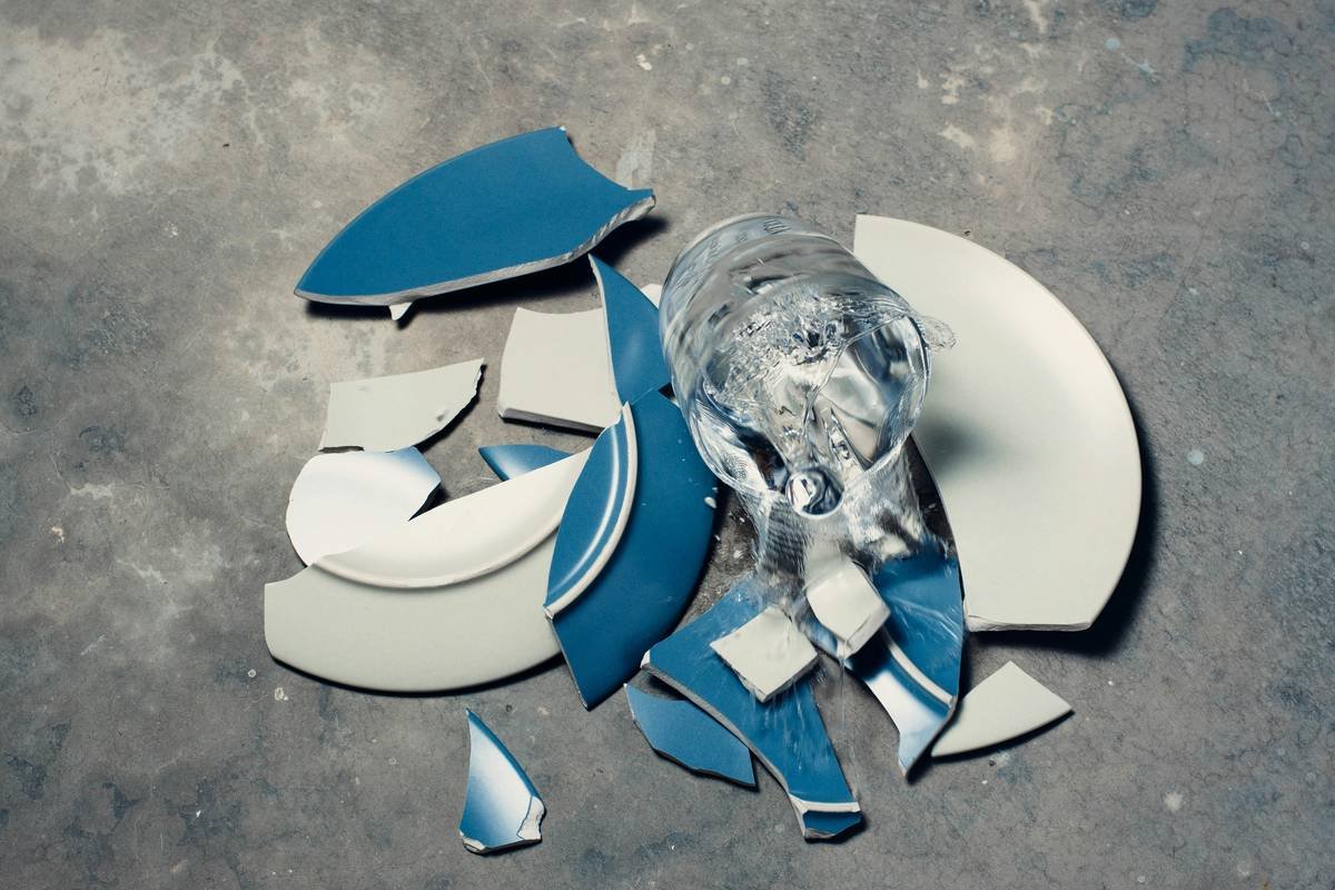 Why Glass Pot Breaks Happen—and How to Keep Your Pet Safe from Shattered Toy Disasters
